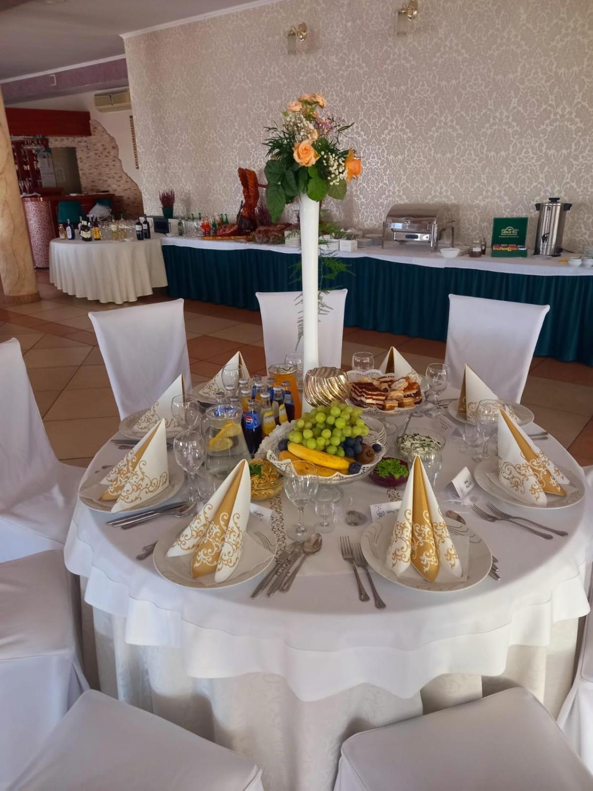 Hotel Magnat Głogów Małopolski Екстериор снимка